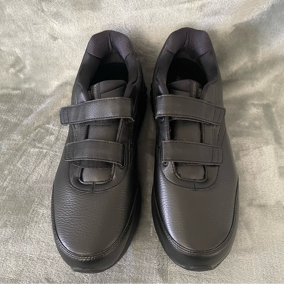 Brooks Addiction Walker V-Strap Leather Walking Shoes Black Size 14 Wide NWT - Picture 1 of 11